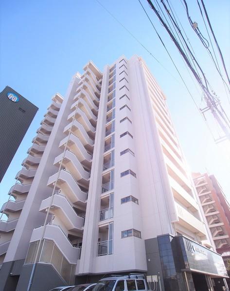 大通り沿いにあり、夜遅くのご帰宅も安心で