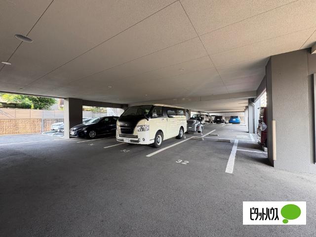 ユーハウス徳川園 駐車場