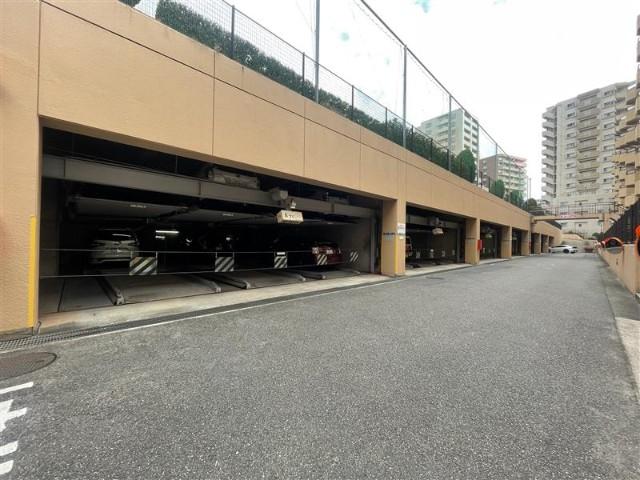 ダイアパレス東白壁B棟 駐車場
