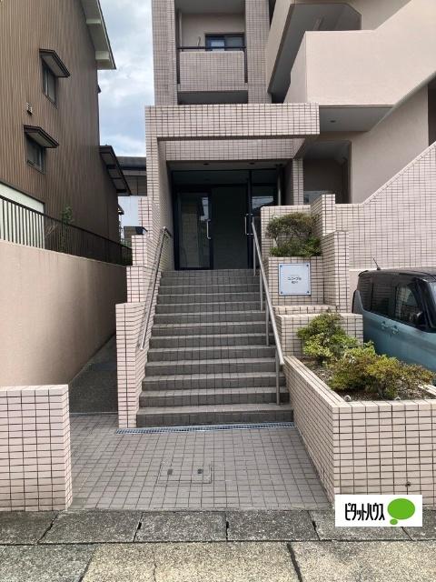 ユニーブル相川 エントランス
