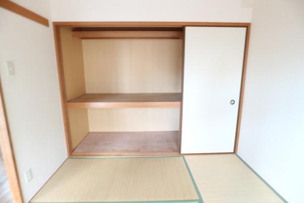 カリエール庄屋（0101） 収納