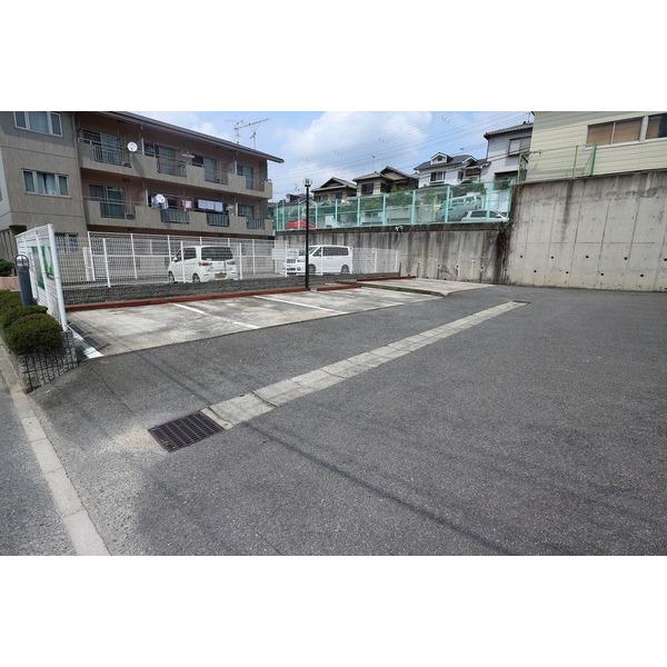 メイゾンサンセール（0210） 駐車場