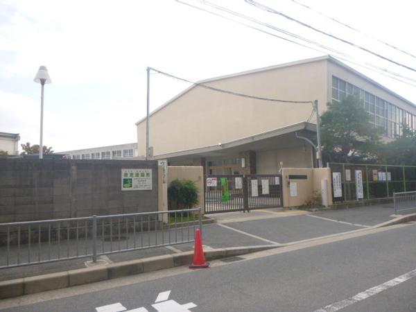 堺市立金岡南中学校：1689m