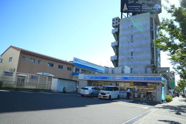 ローソン内環吹田芳野町店：215m