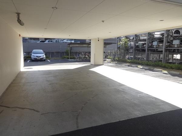 ラフォレなかもず（0203） 駐車場