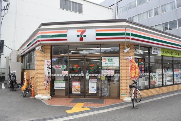 ファミリーマート波除中央大通店：309m