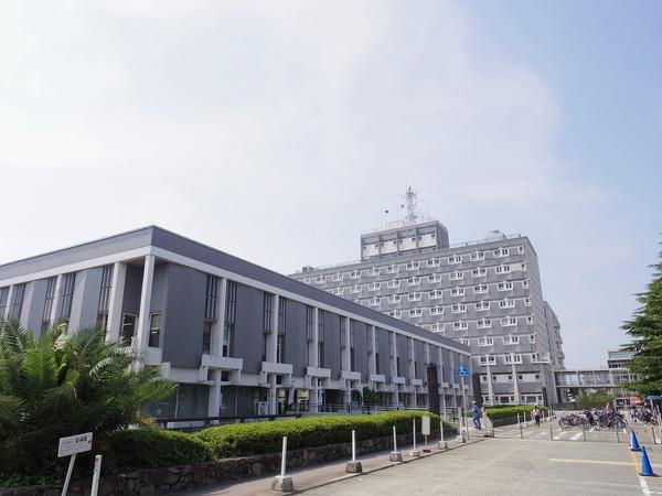 尼崎市役所：2928m