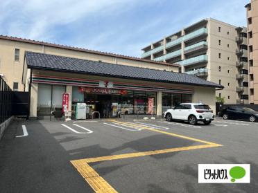 セブンイレブン京都西大路八条北店：64m