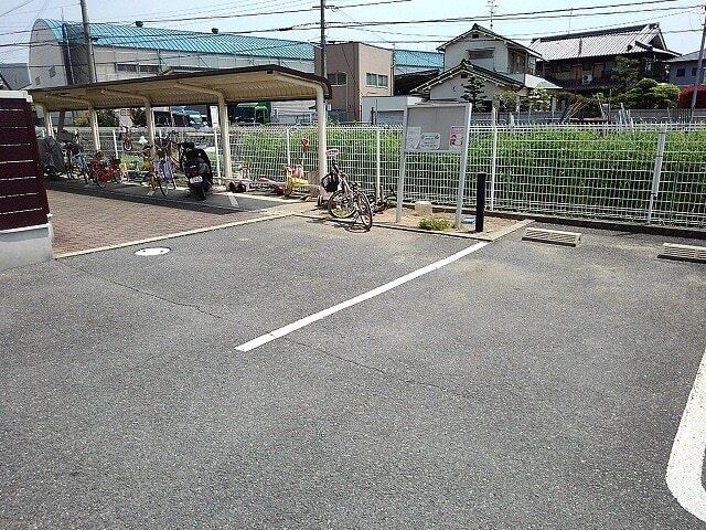 カサ・アビーテ（203） 駐車場