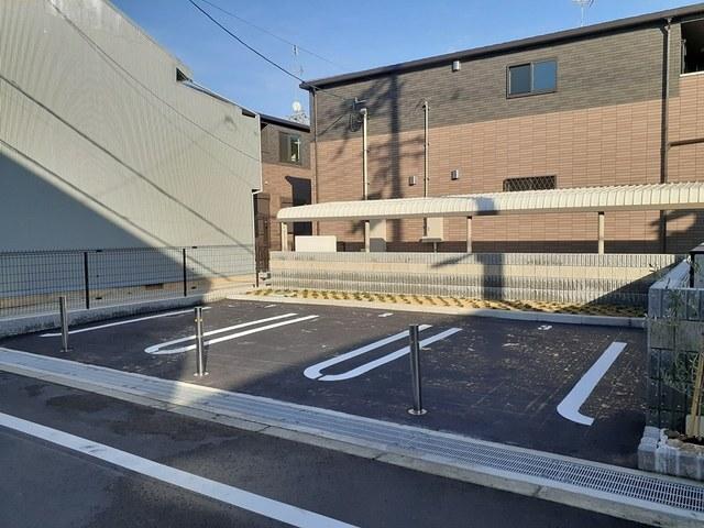 ソフィア　α（102） 駐車場