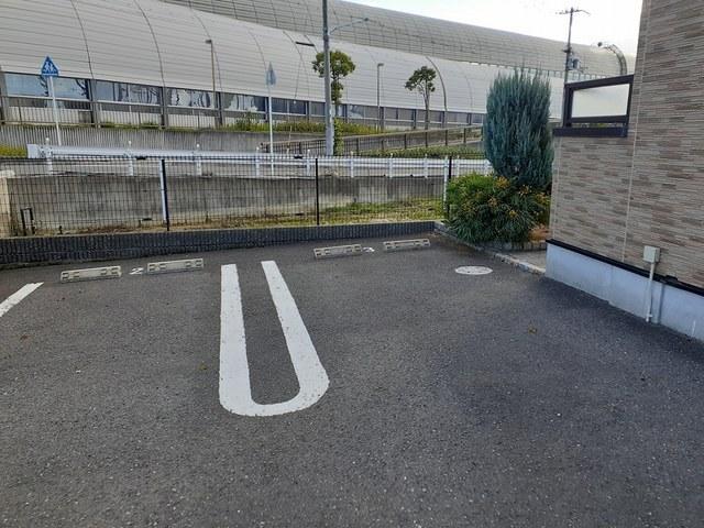 カーサ・エル・タカミヤ（206） 駐車場