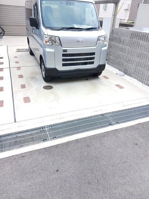 プラム江坂（101） 駐車場