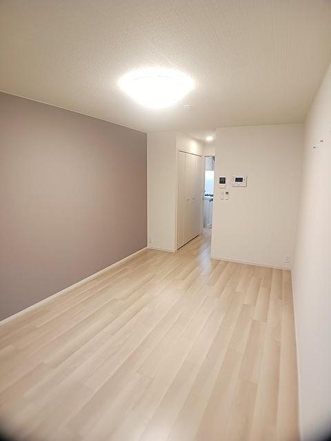 フランあおい（104） 室内