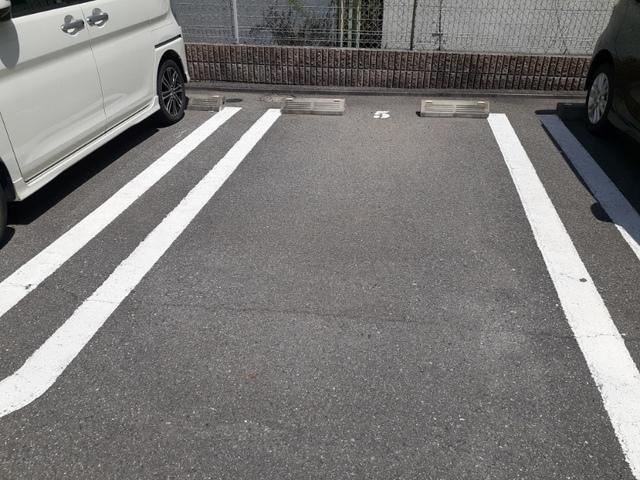 サンリット山本（306） 駐車場
