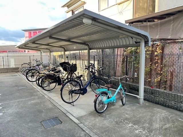讃良レジデンス（208） 駐車場