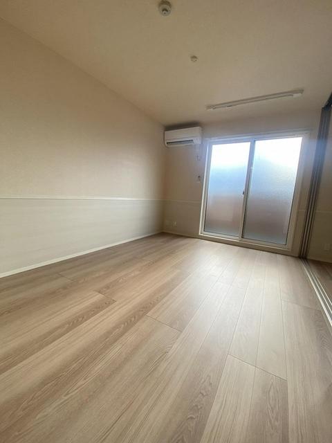 ヴィダ西京極（301） リビング