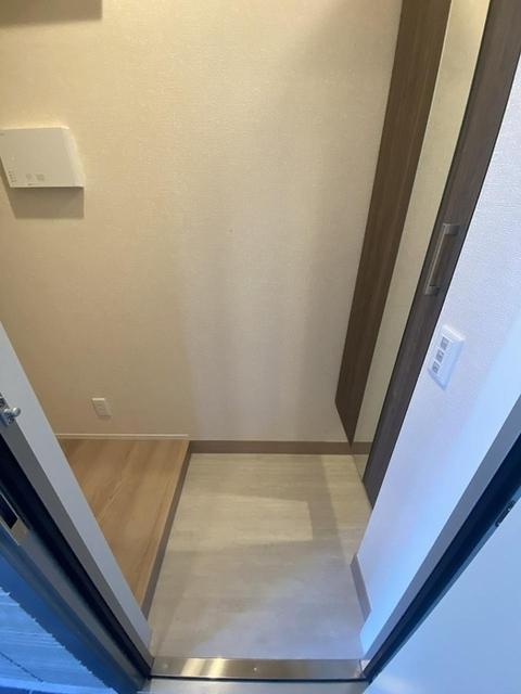 ヴィダ西京極（301） 玄関