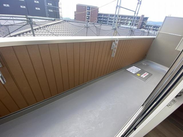 ヴィダ西京極（301） バルコニー