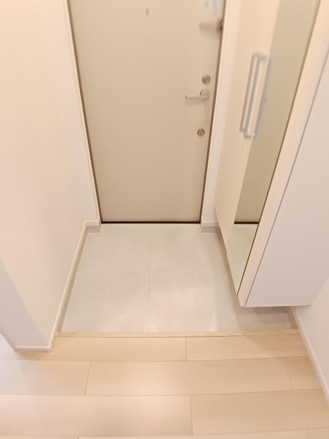 万博ハイステージ（301） 玄関