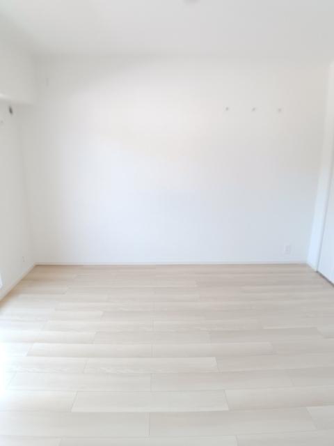 万博ハイステージ（301） 室内