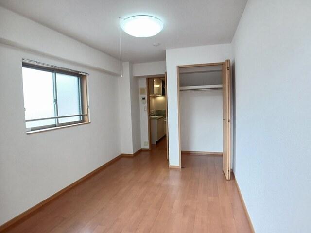 エッセンティア春日野（302） 室内