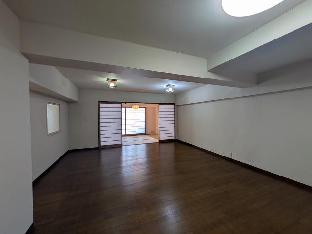 北野町アーバンライフ（421） リビング