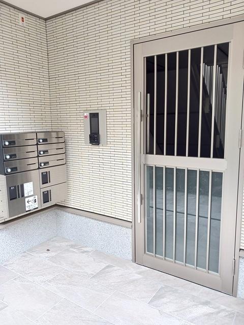プレミール京都（202） エントランス