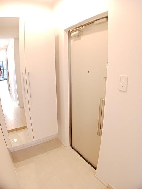 ヒカルサ京都御薗橋通（304） 玄関