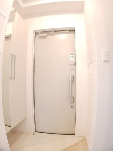 ヒカルサ京都御薗橋通（303） 玄関