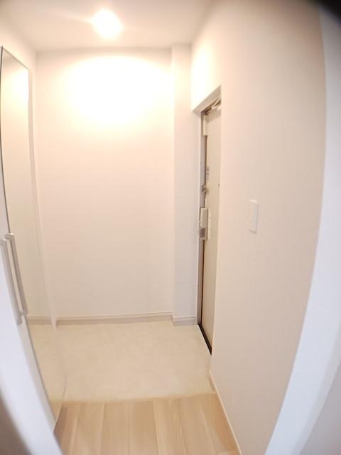ヒカルサ京都大宮中林Ⅱ（302） 玄関