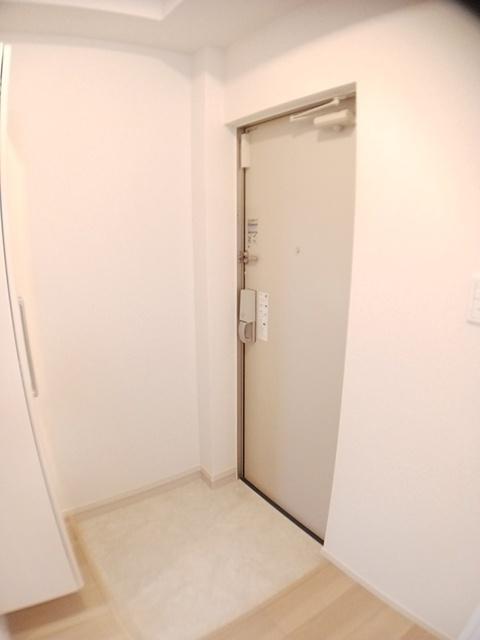 ヒカルサ京都大宮中林Ⅱ（301） 玄関