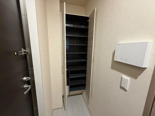 GRAMM桂北滝川　C棟（302） 収納