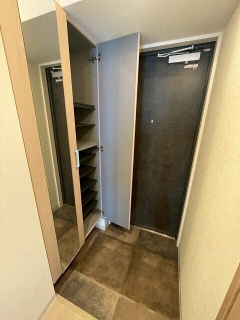 イレーネ南森町 玄関