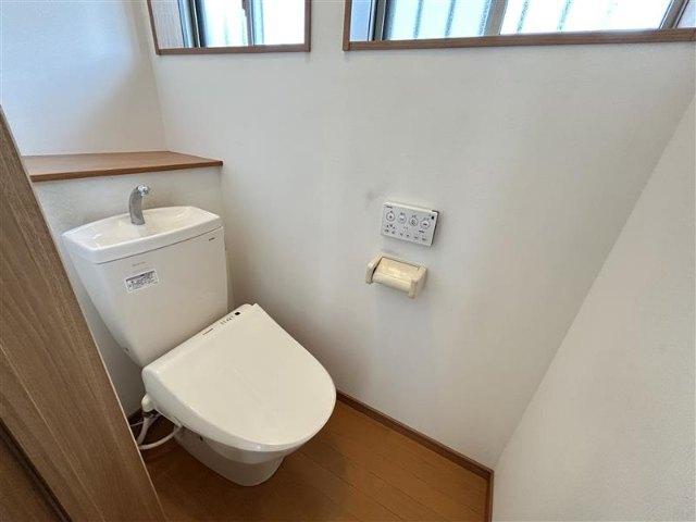 尼崎市塚口本町一戸建 トイレ