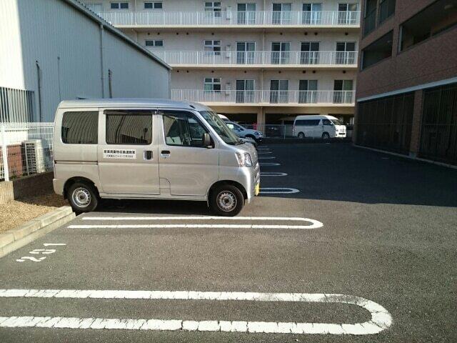 サニーグレイス（202） 駐車場