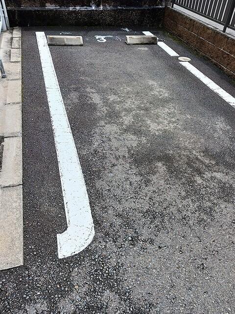 カーサ　フォルビート（202） 駐車場