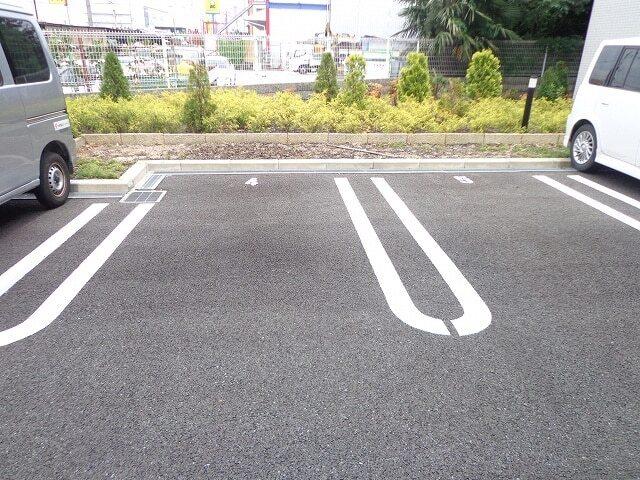 サンプラザ　茨木（203） 駐車場