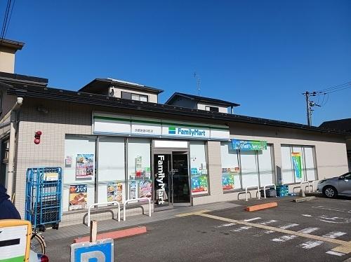 ファミリーマート岩倉中町店：400m