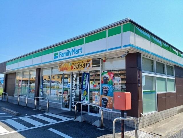 ファミリーマート様：260m