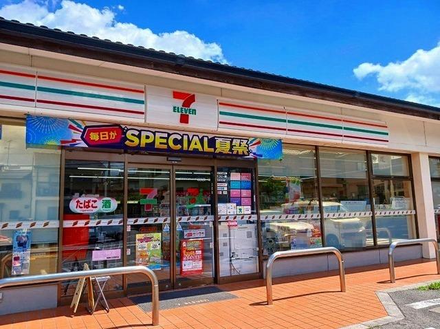 セブンイレブン 深草大亀谷店：500m