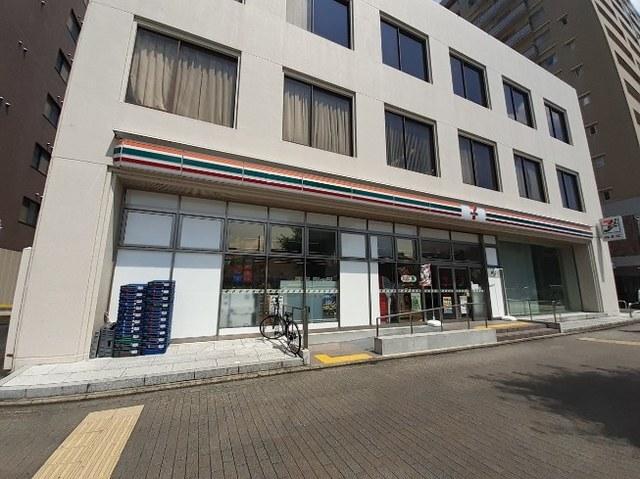 セブンイレブン堀川三条店：350m
