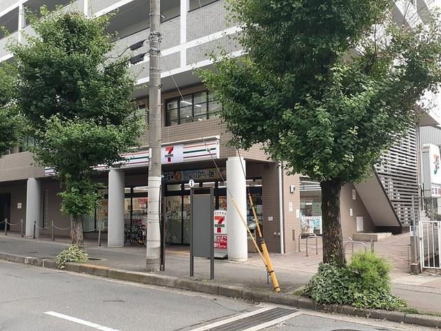 セブンイレブン京都修学院駅前店：130m