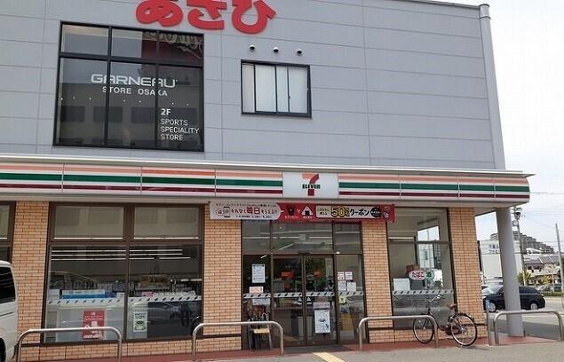 セブンイレブン：660m