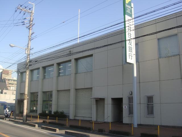 銀行：600m