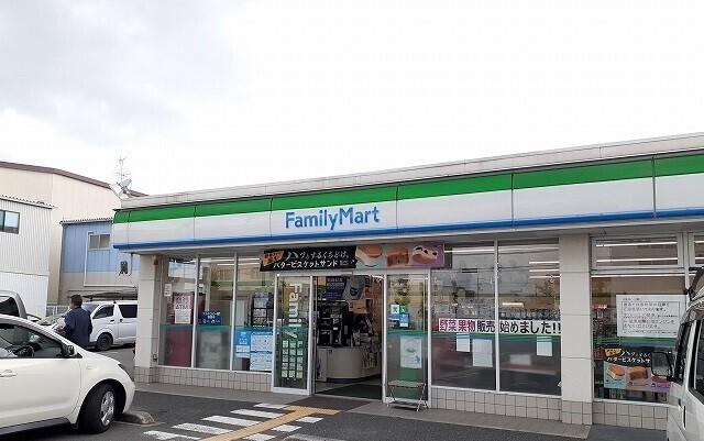 ファミリーマート様：180m