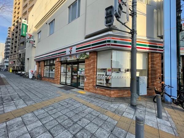 セブンイレブン大阪南堀江1丁目店：175m