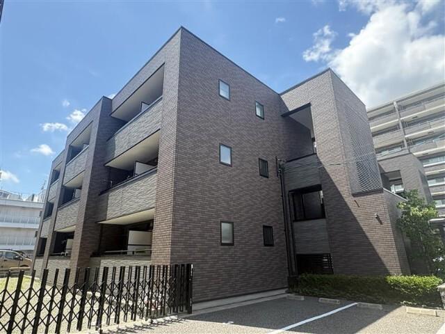 西宮駅より徒歩11分 築15年6ヶ月 3階建の賃貸物件