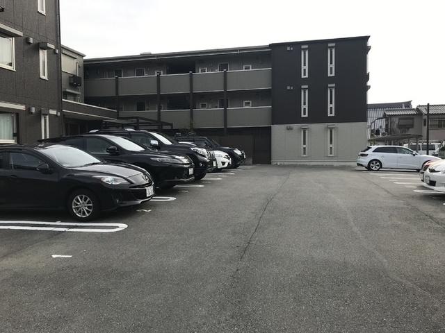 サンスクエア千里万博　Ａ棟（303） 駐車場