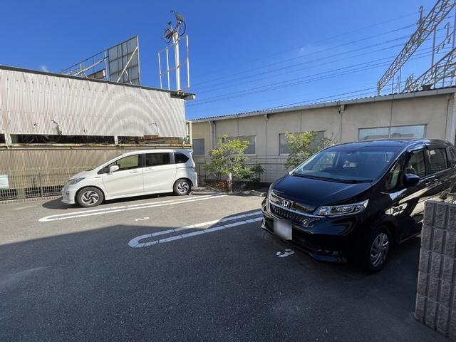 Station　side　court（301） 駐車場