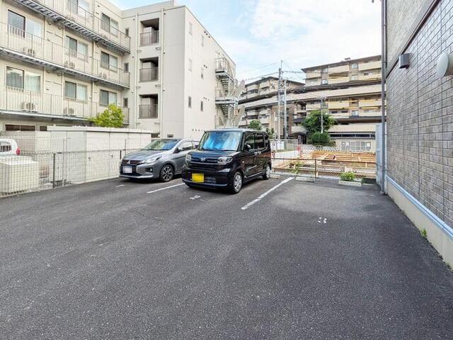テラー・ウエスト新芦屋（205） 駐車場